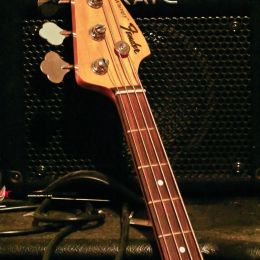 FenderJazzBass