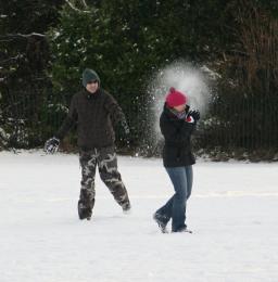 Snowball fight 