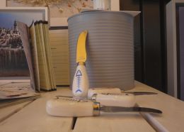 Butter knives