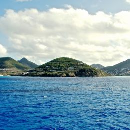 ThreeMountainsintheCaribbean
