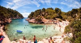 Crowded paradise