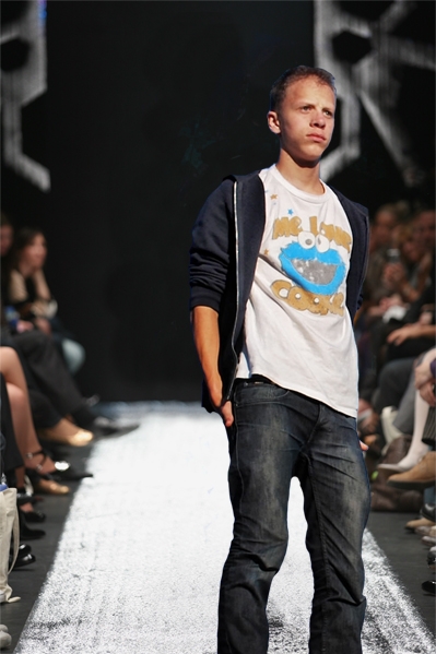Creation of PST Fashion week: Step 7