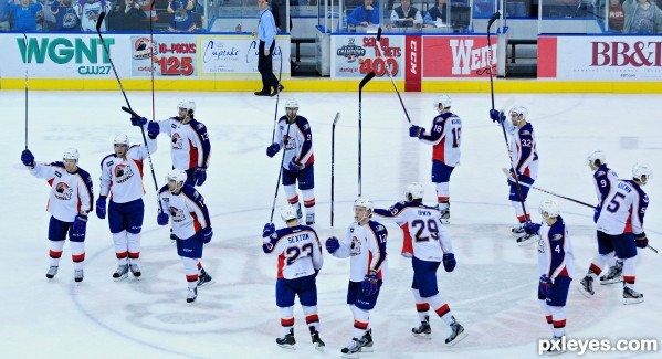 13 Triumphant Hockey Players