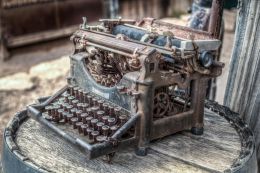 Rusty Writing Machine