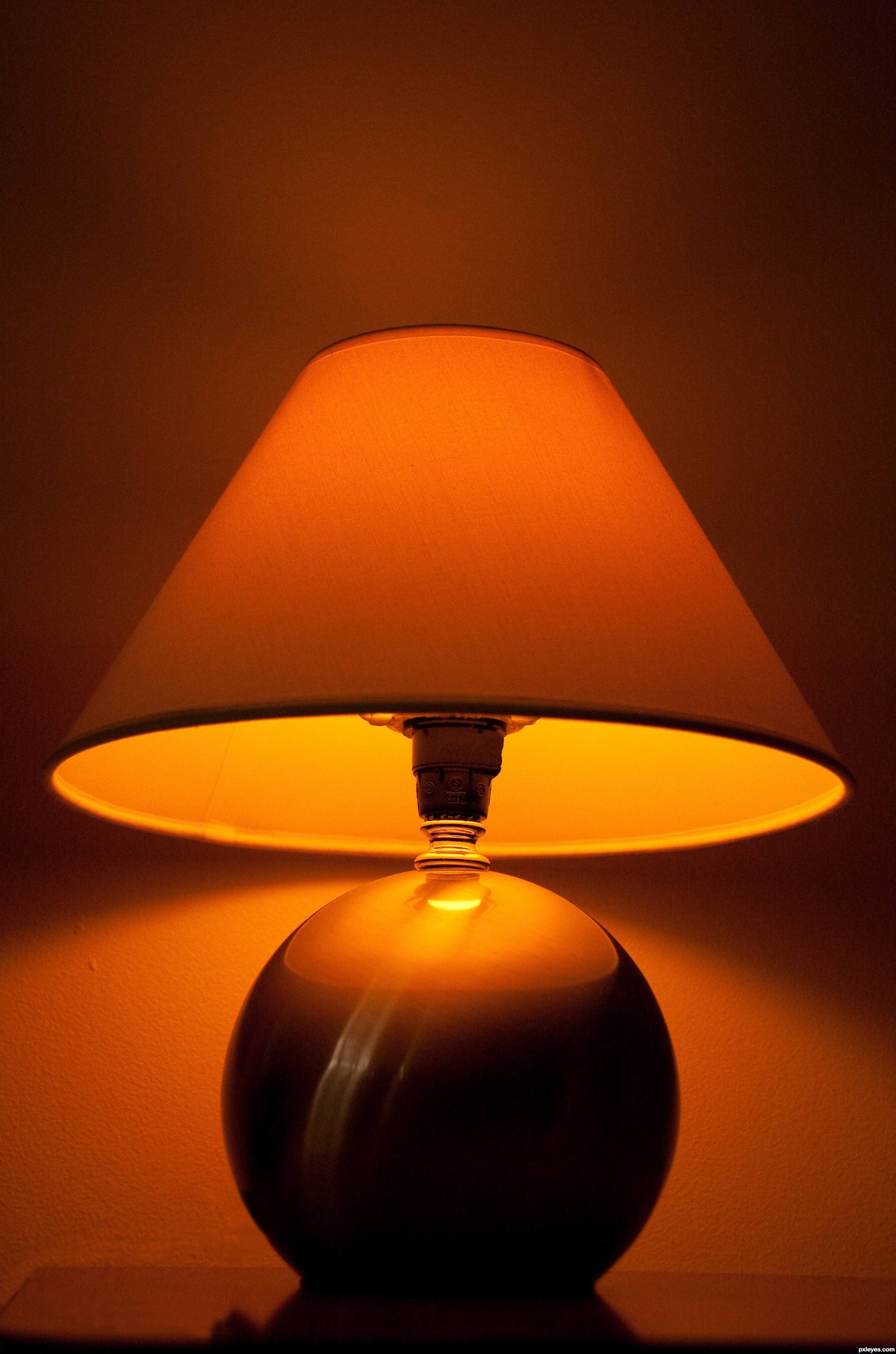 Night Lamp picture, by bartoszwozniak for: night lights photography