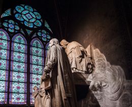 Cardinal de Belloy monument