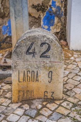 Road Sign to Faro