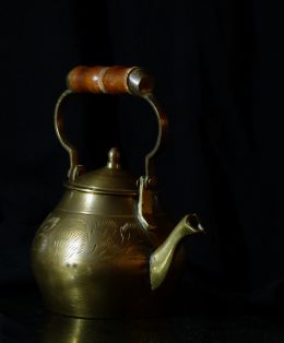 Copper tea pot 