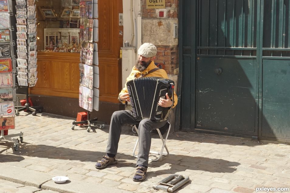 The Montmartre singer