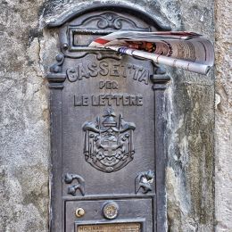 Venetian Mailbox Picture