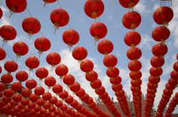 red chinese new year lanterns