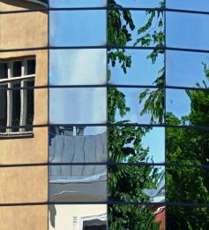 One window, many reflections