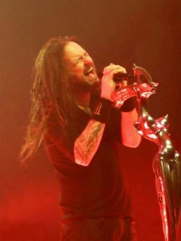 Jonathan Davis rocking it out on stage!