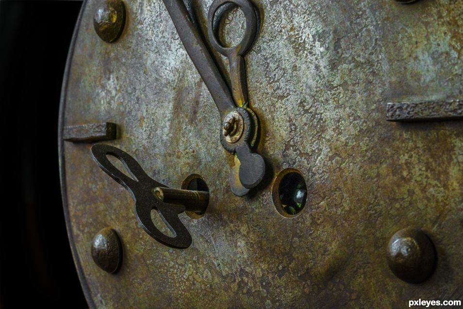 Rusty Metal clock