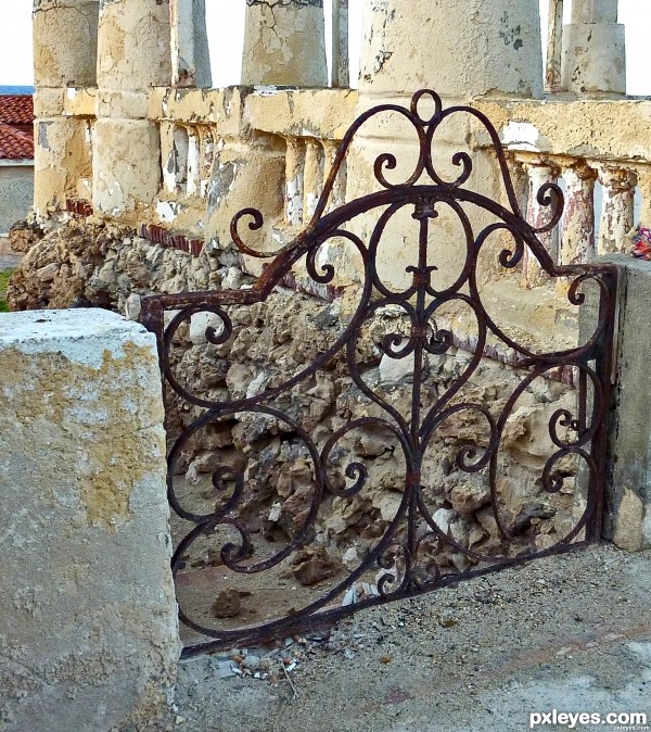 Rusty gate to nowhere... 