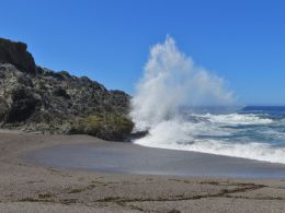 Stay off the rocks!