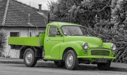 Green truck Picture