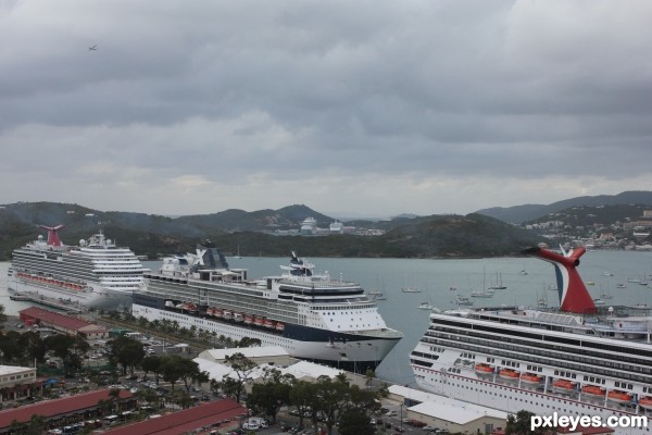 5 Cruise Ships and many little craft