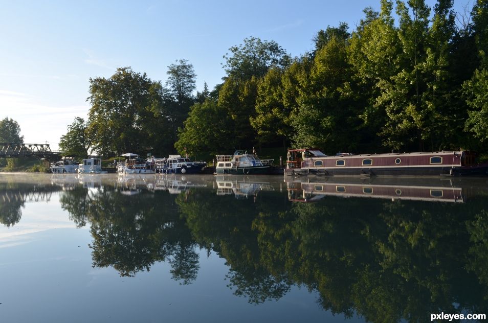 Morning on the canal