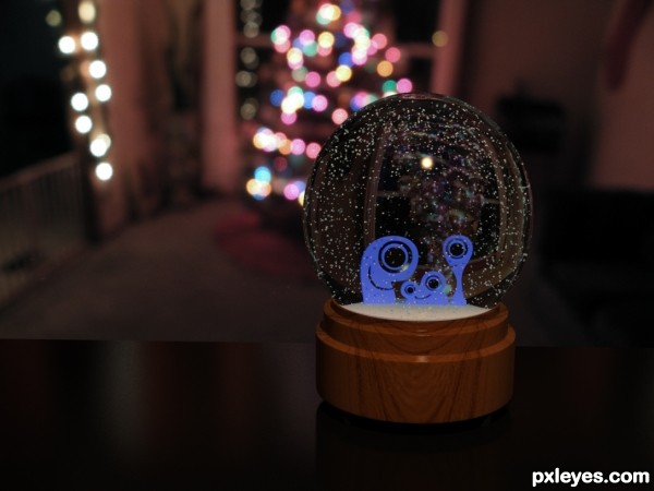 Pxleyes snowglobe