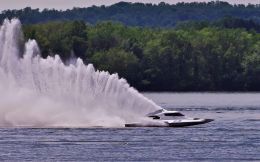 Roar on the Lake