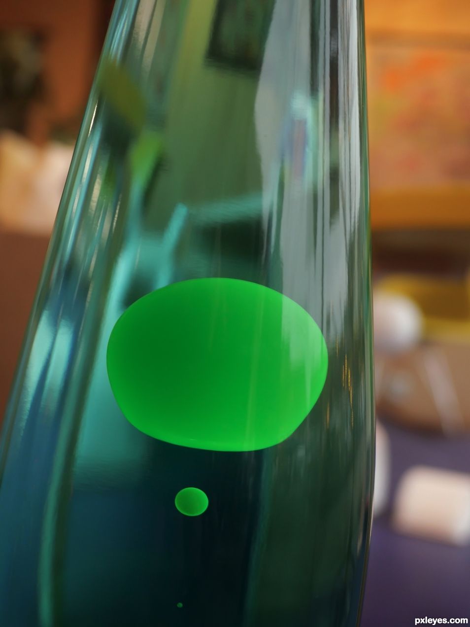 Lava lamp bubbles