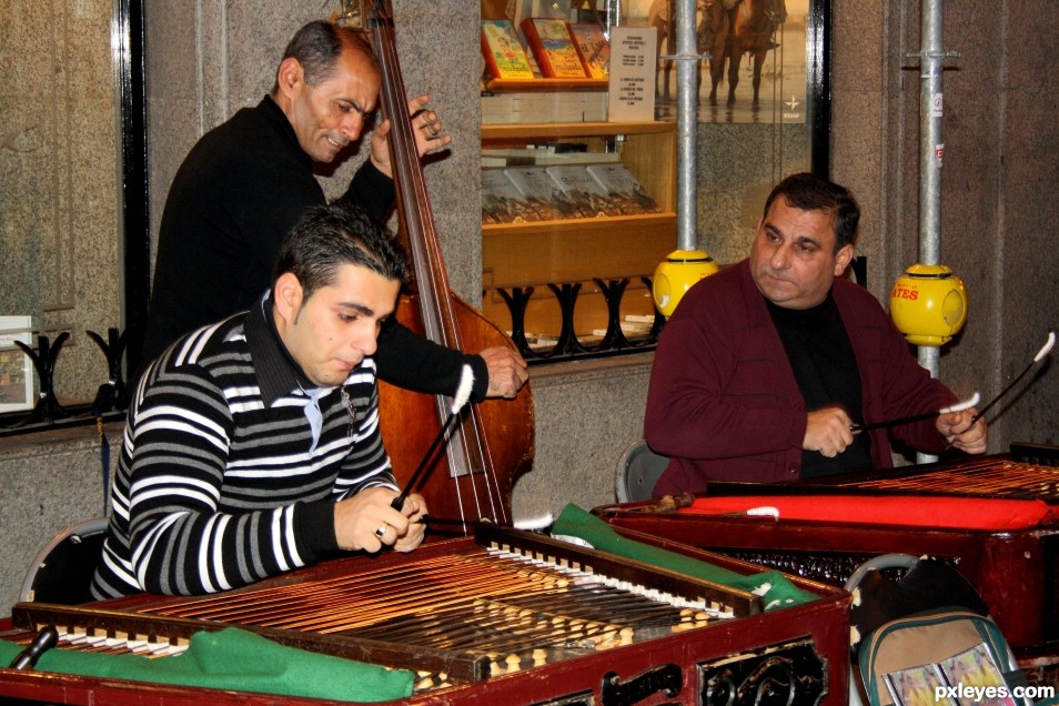 Street musicians 