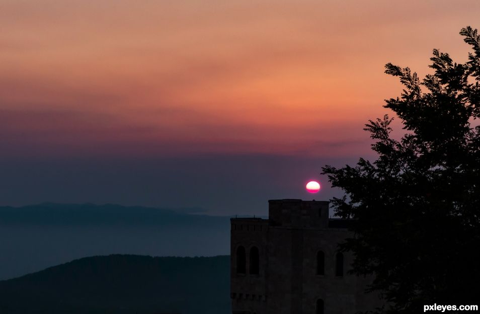 Sunset, KrujÃ« castle