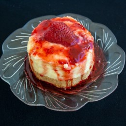 cheesecake with strawberries Picture