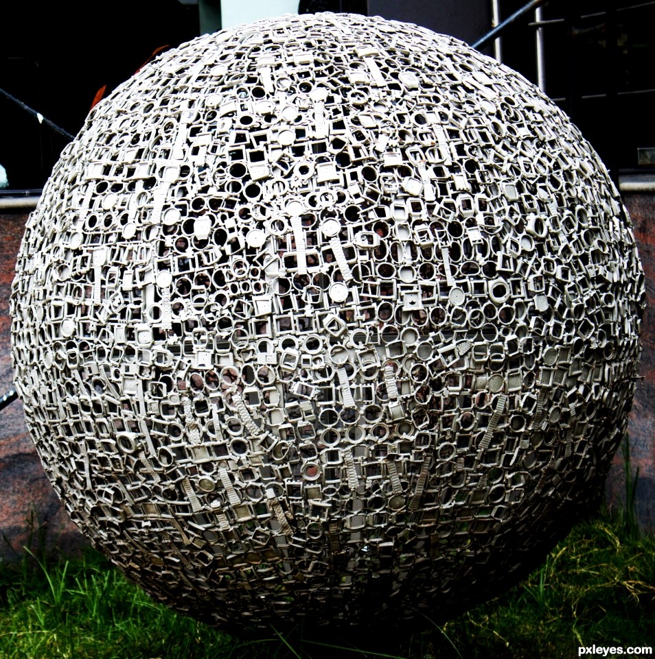 SCULPTURE MADE OF 4500 WATCH PARTS 