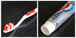 ToothbrushampToothpaste