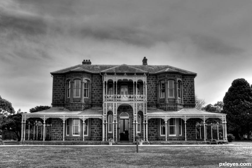 Creepy Mansion photoshop picture)