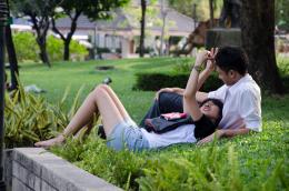 Coupleatthepark