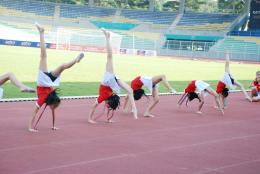 girls upside down