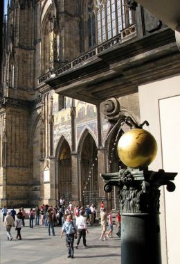 Entry number 108748 Prague Castle fountain