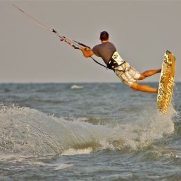 GettingairwithKitesurfing