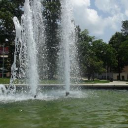 Collegecampusfountain