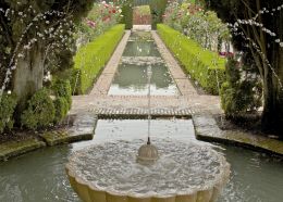 Alhambra fountain and garden