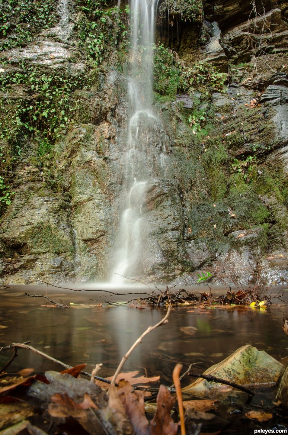 Mini Secret Waterfall in Crete