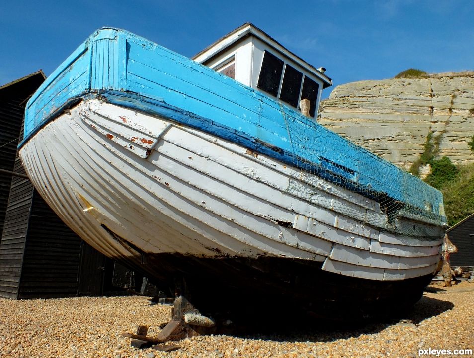 White Bottened Boat