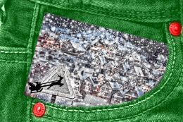 Santa Crossing in Green Jean Pocket