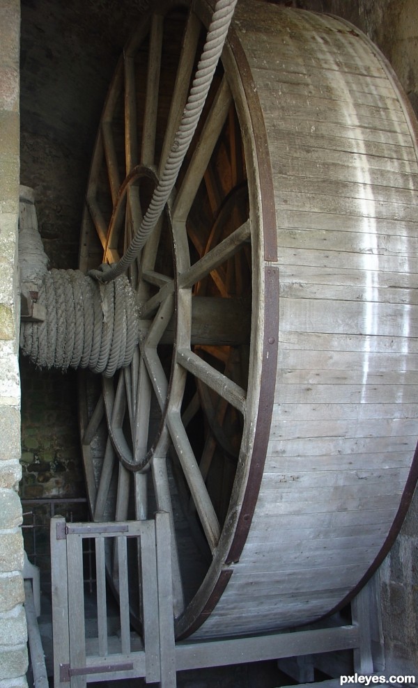 Cargo elevator moved by a man inside