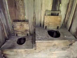 Wooden Loo