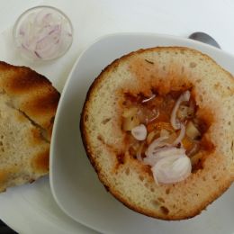 CiorbdelegumenpineVegetablesoupinbreadRomania